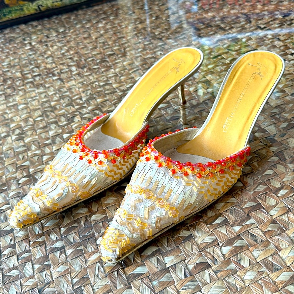 Giuseppe Zanotti kitten heal slides